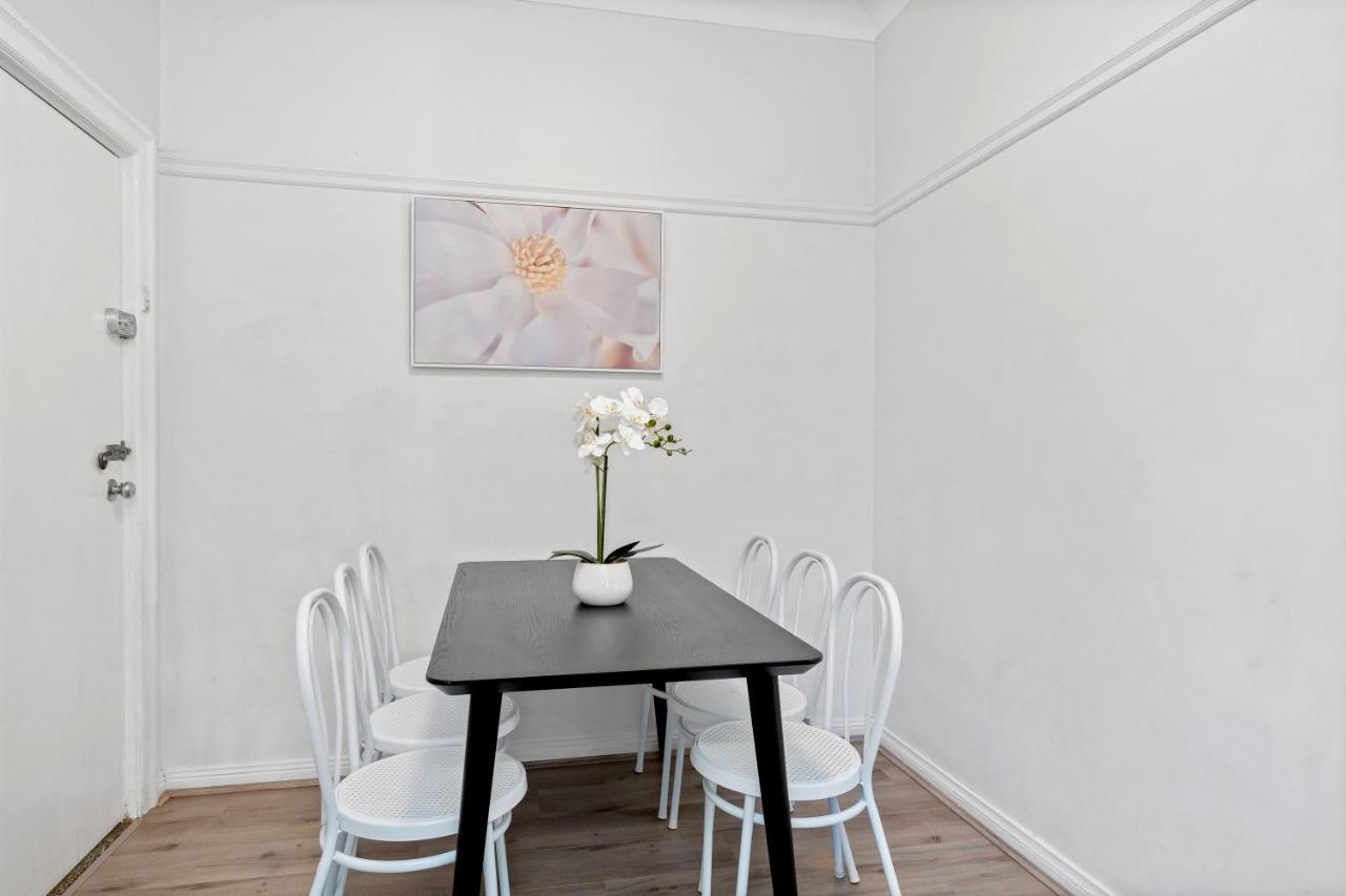 Burwood Newly Renovated 2 Bedroom Apartment Cité de Cité de Sydney Extérieur photo